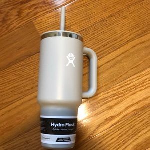 New Hydro Flask-all around tumbler-40oz in color gray